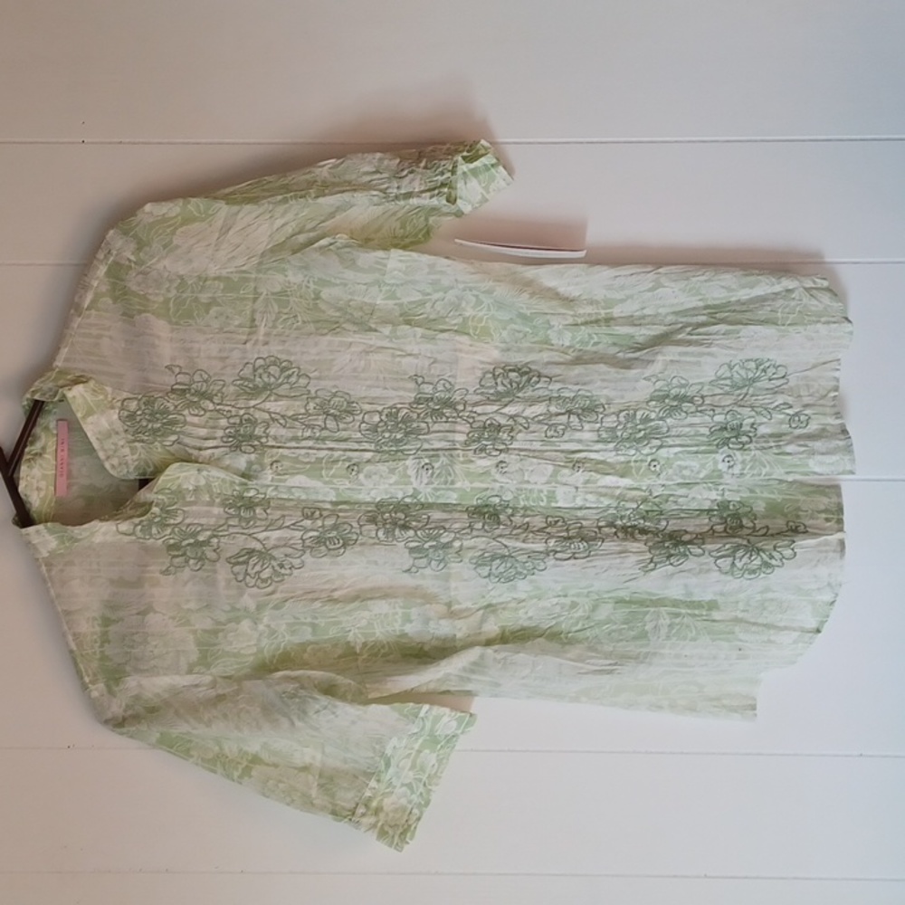 Gianni Bini Embroidered Summer Blouse Size S NWT